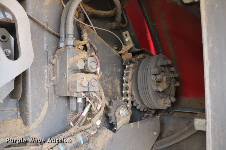 image for item DD6067 2015 Massey-Ferguson Hesston 2290 large square baler