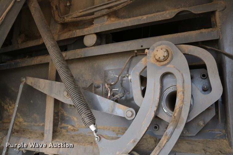 image for item DD6067 2015 Massey-Ferguson Hesston 2290 large square baler