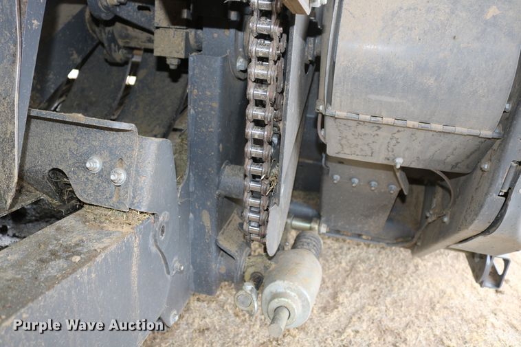 image for item DD6067 2015 Massey-Ferguson Hesston 2290 large square baler