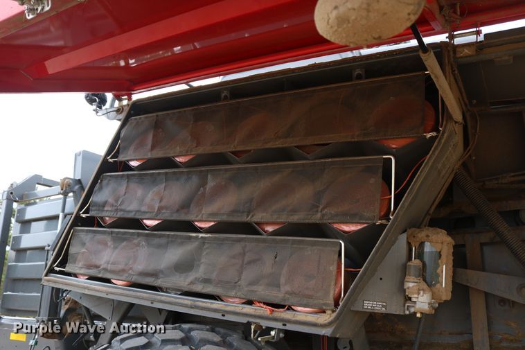 image for item DD6067 2015 Massey-Ferguson Hesston 2290 large square baler