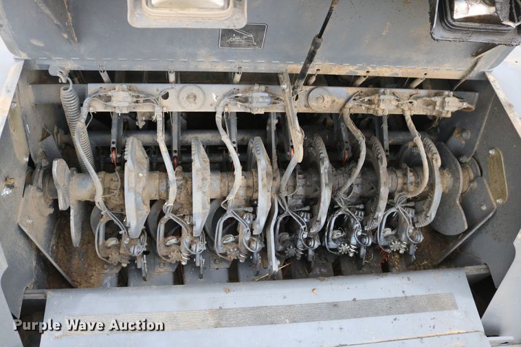 image for item DD6067 2015 Massey-Ferguson Hesston 2290 large square baler