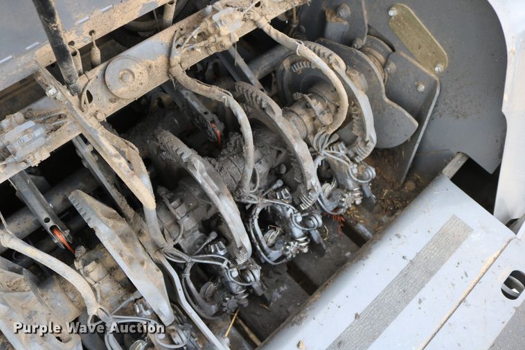 image for item DD6067 2015 Massey-Ferguson Hesston 2290 large square baler