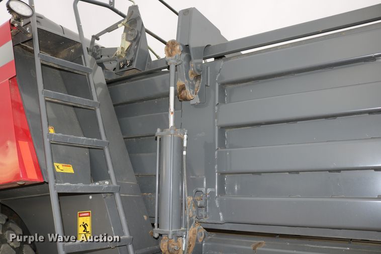 image for item DD6067 2015 Massey-Ferguson Hesston 2290 large square baler