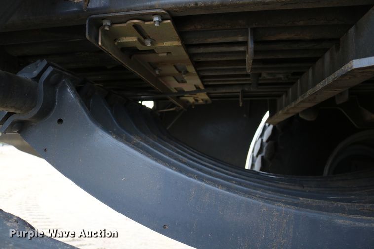 image for item DD6067 2015 Massey-Ferguson Hesston 2290 large square baler