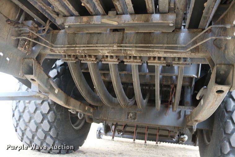 image for item DD6067 2015 Massey-Ferguson Hesston 2290 large square baler