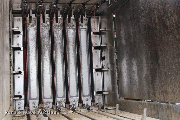 image for item DD6067 2015 Massey-Ferguson Hesston 2290 large square baler