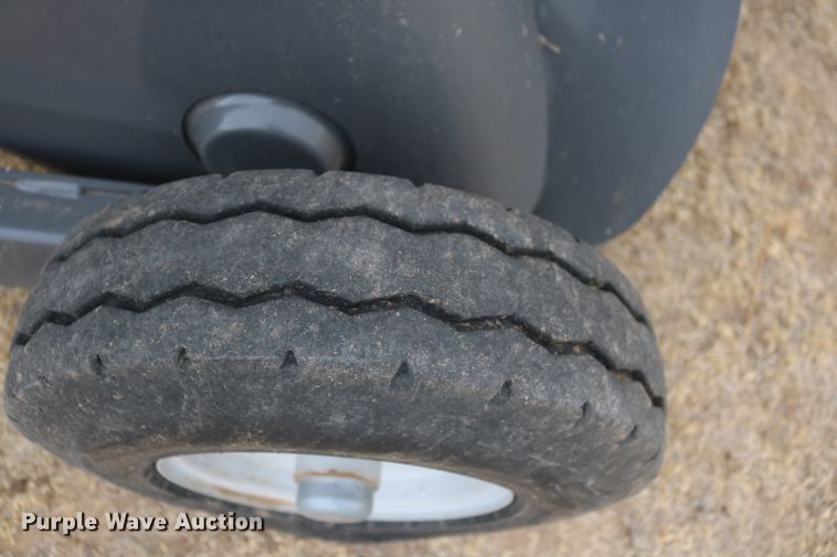 image for item DD6067 2015 Massey-Ferguson Hesston 2290 large square baler