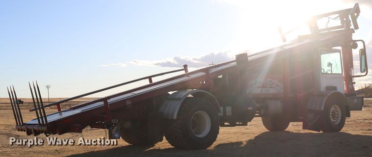 image for item DD6068 2011 Stinger 6500 hay bale stacker