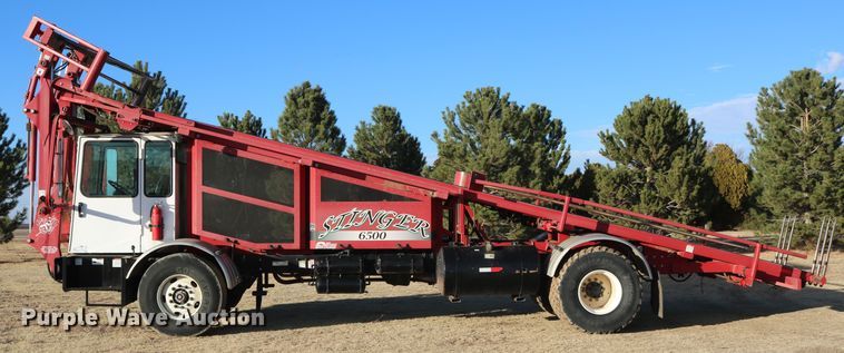 image for item DD6068 2011 Stinger 6500 hay bale stacker