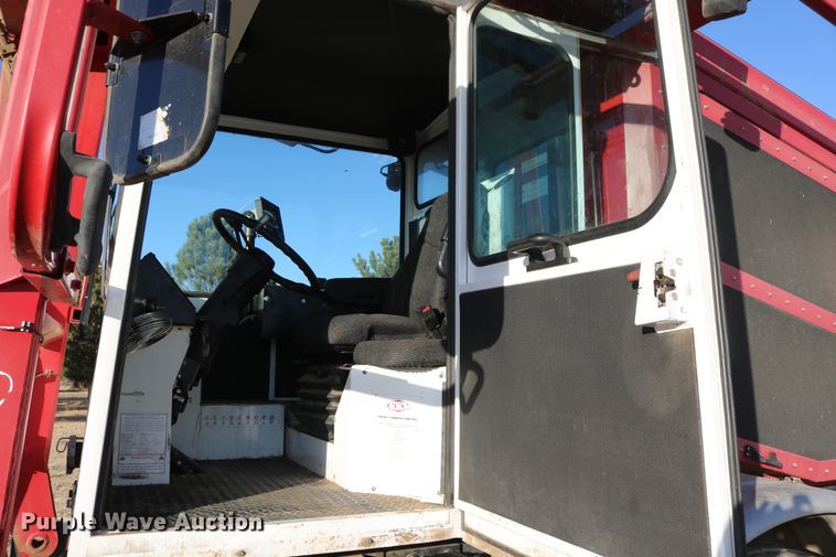 image for item DD6068 2011 Stinger 6500 hay bale stacker