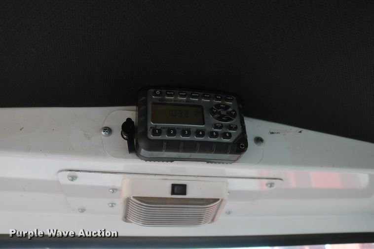 image for item DD6068 2011 Stinger 6500 hay bale stacker