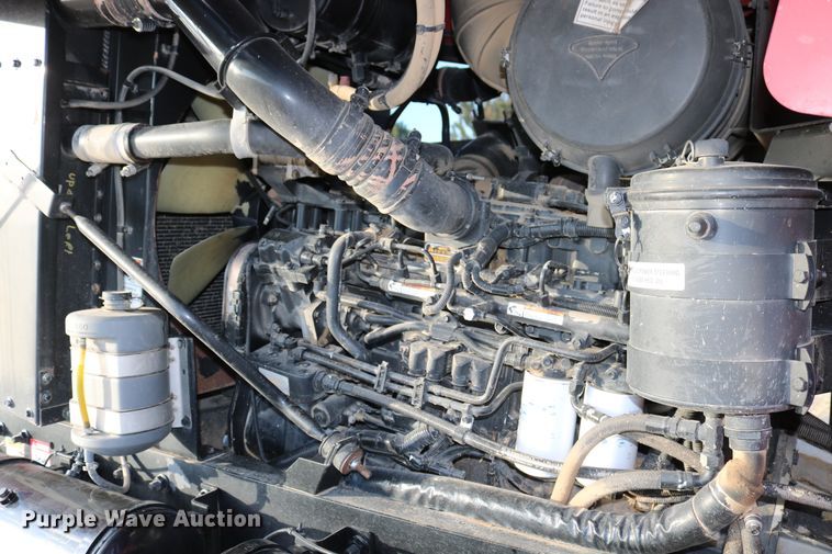 image for item DD6068 2011 Stinger 6500 hay bale stacker