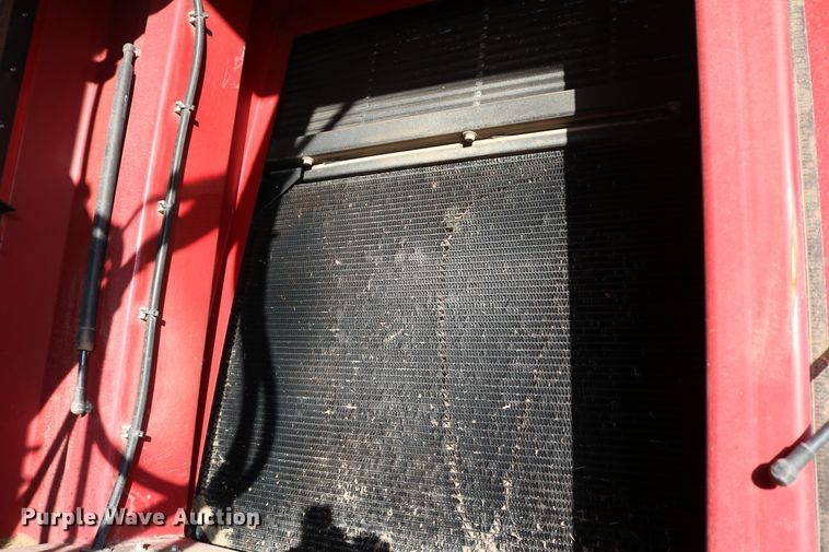 image for item DD6068 2011 Stinger 6500 hay bale stacker