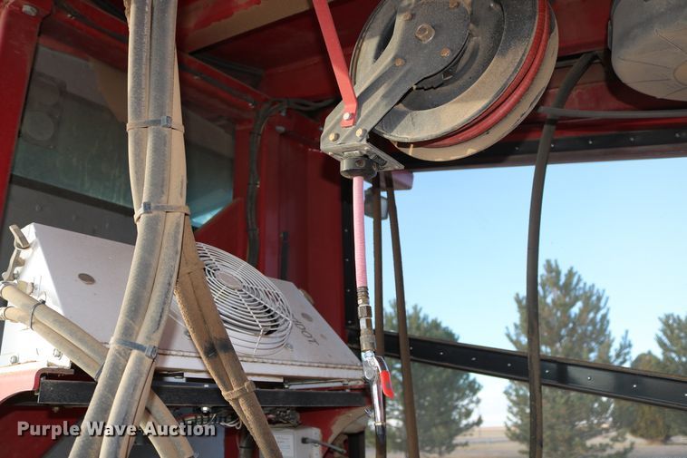 image for item DD6068 2011 Stinger 6500 hay bale stacker