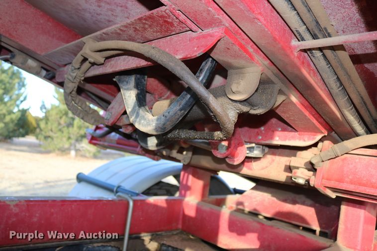 image for item DD6068 2011 Stinger 6500 hay bale stacker