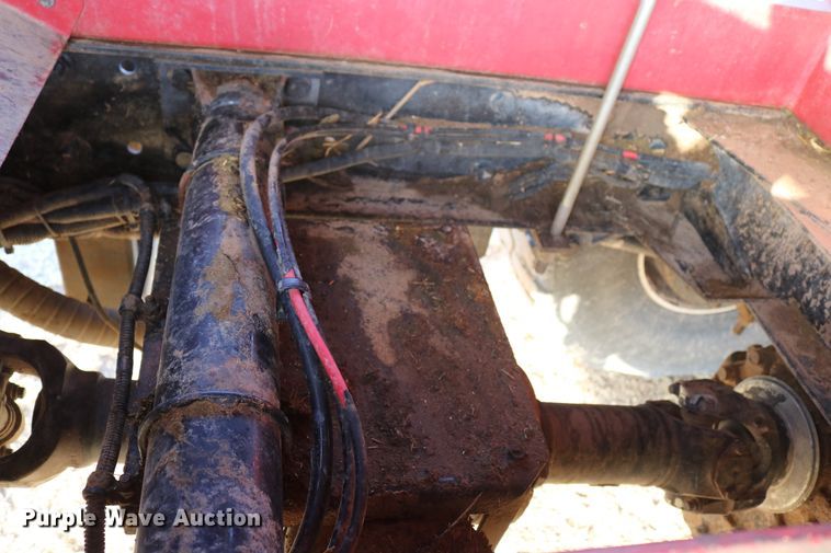 image for item DD6068 2011 Stinger 6500 hay bale stacker