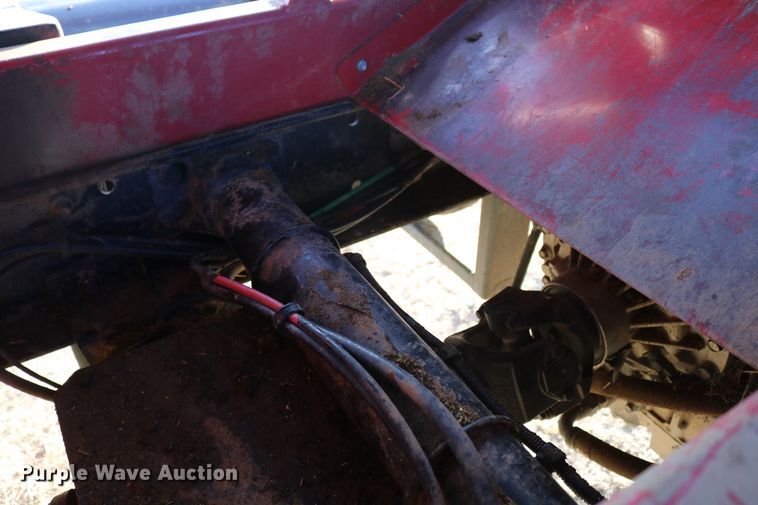 image for item DD6068 2011 Stinger 6500 hay bale stacker