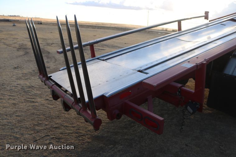 image for item DD6068 2011 Stinger 6500 hay bale stacker