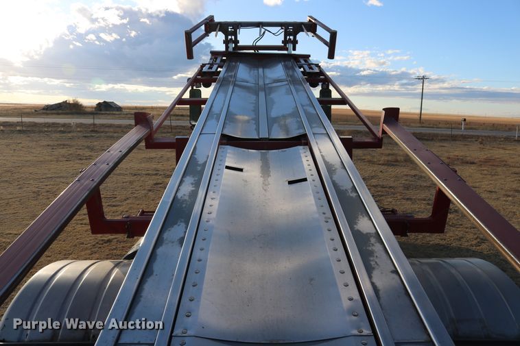 image for item DD6068 2011 Stinger 6500 hay bale stacker