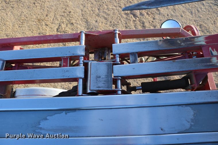 image for item DD6068 2011 Stinger 6500 hay bale stacker