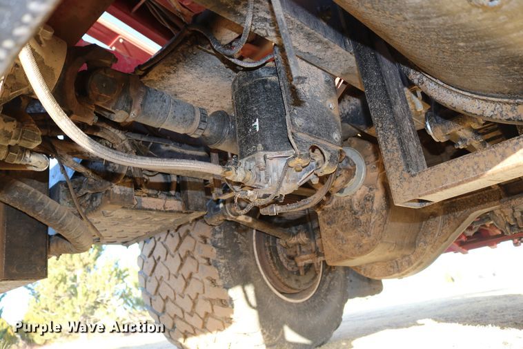 image for item DD6068 2011 Stinger 6500 hay bale stacker