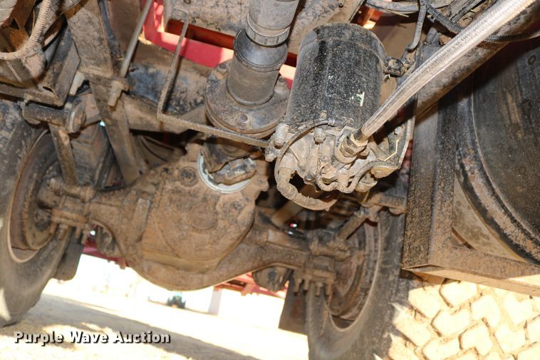 image for item DD6068 2011 Stinger 6500 hay bale stacker