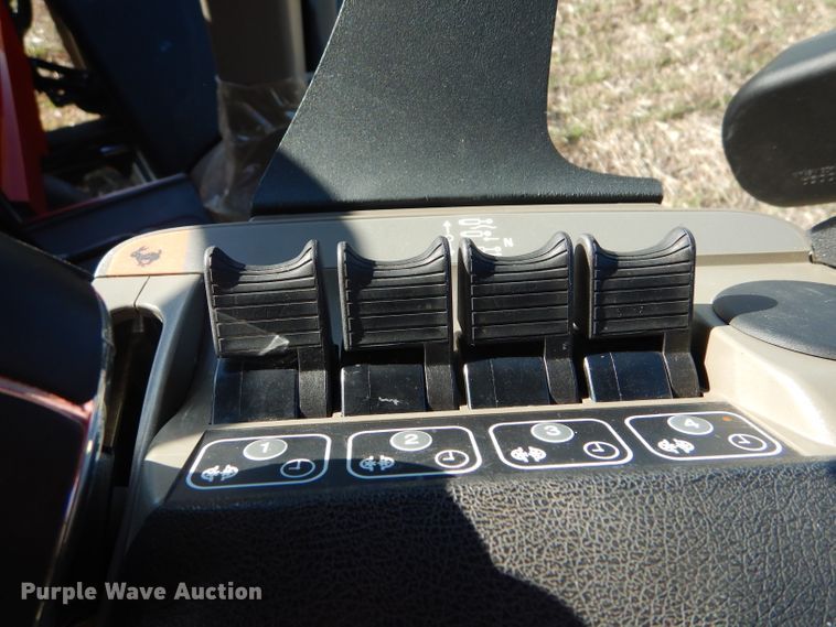 image for item DE4356 2013 Case IH Magnum 260 MFWD tractor