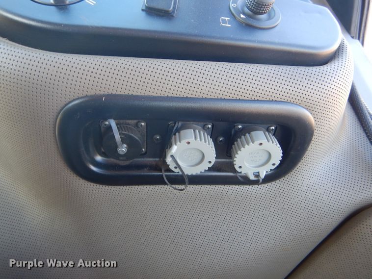 image for item DE4356 2013 Case IH Magnum 260 MFWD tractor