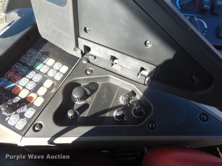 image for item DE4356 2013 Case IH Magnum 260 MFWD tractor