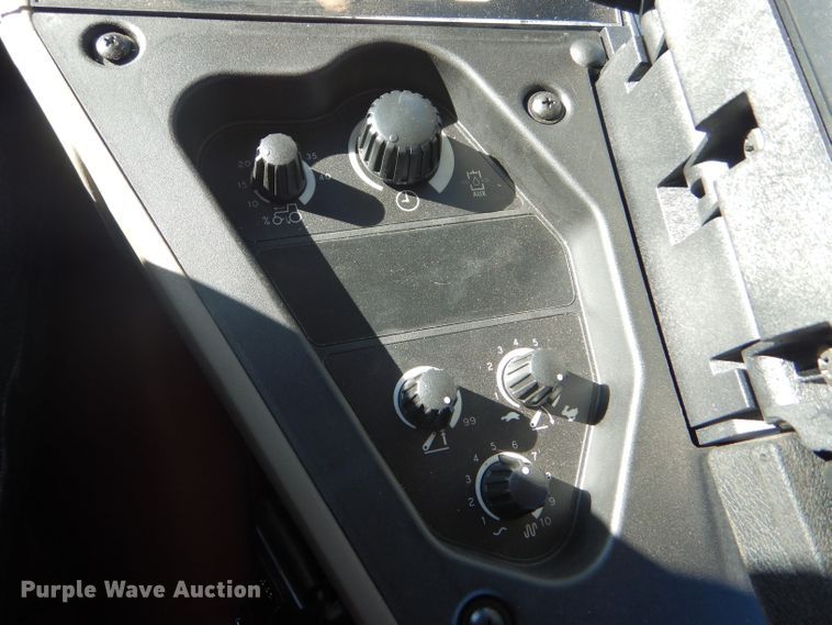 image for item DE4356 2013 Case IH Magnum 260 MFWD tractor