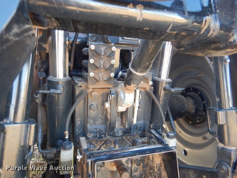 image for item DE4356 2013 Case IH Magnum 260 MFWD tractor