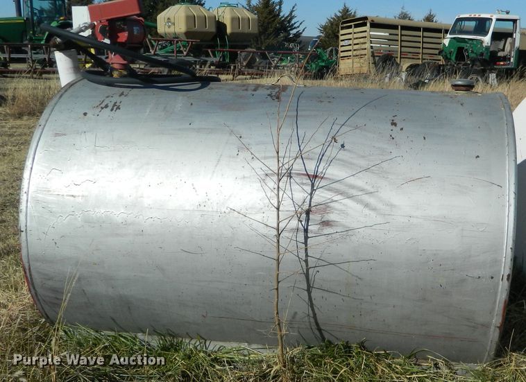 image for item DE4373 Steel fuel tank