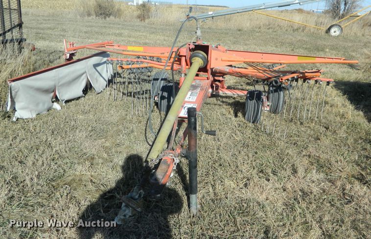 image for item DE4376 Kuhn GA4120 hay rake