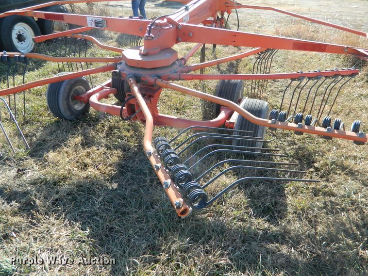 image for item DE4376 Kuhn GA4120 hay rake