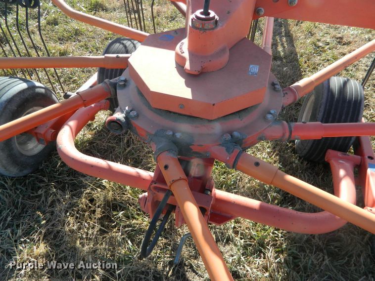 image for item DE4376 Kuhn GA4120 hay rake