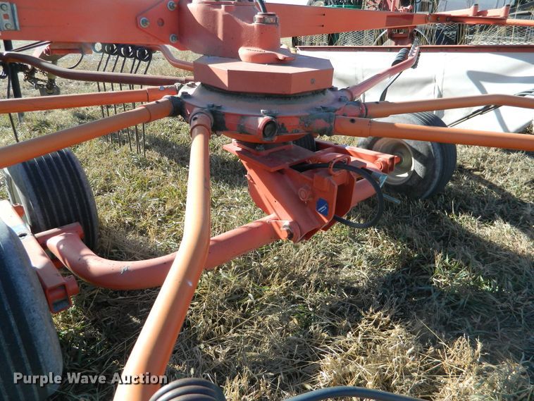 image for item DE4376 Kuhn GA4120 hay rake