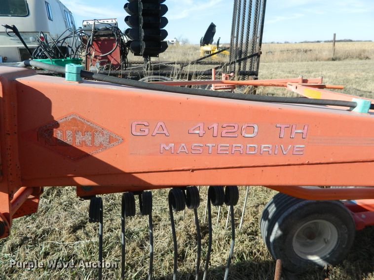image for item DE4376 Kuhn GA4120 hay rake