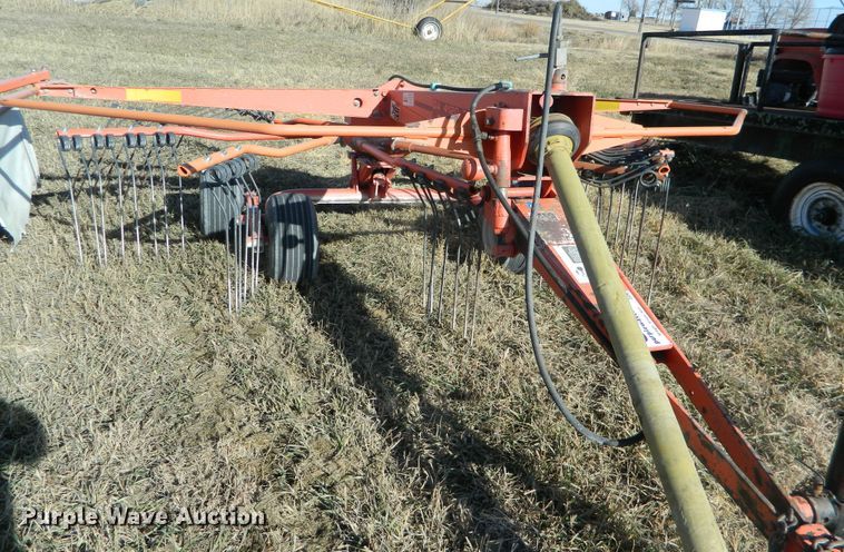 image for item DE4376 Kuhn GA4120 hay rake