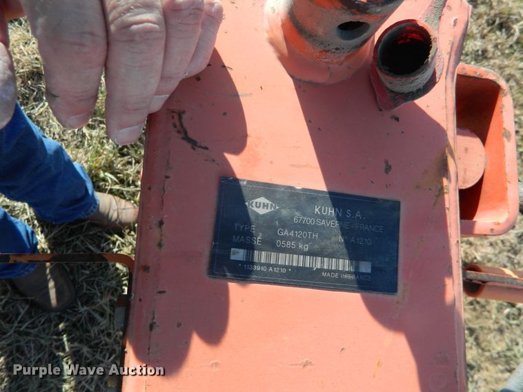 image for item DE4376 Kuhn GA4120 hay rake