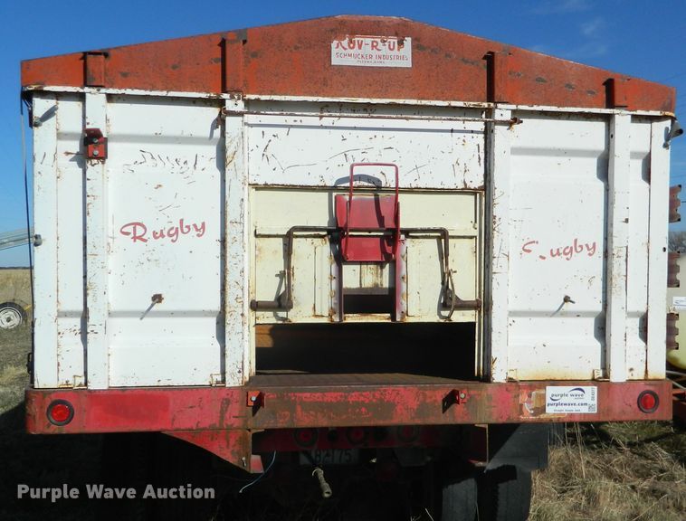 image for item DE4377 1974 Chevrolet C65 grain truck