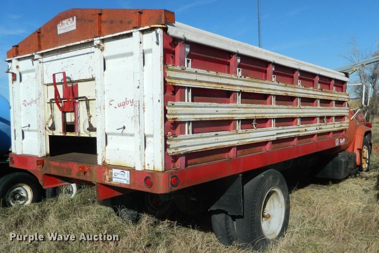 image for item DE4377 1974 Chevrolet C65 grain truck