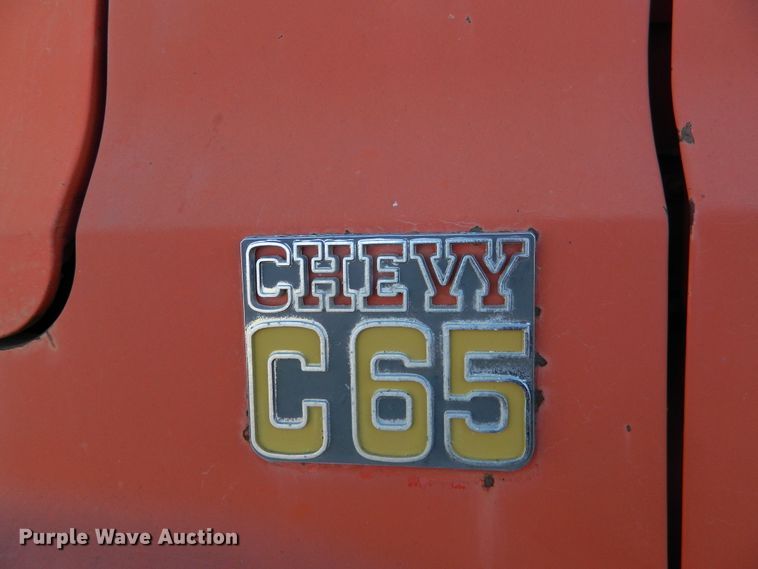 image for item DE4377 1974 Chevrolet C65 grain truck