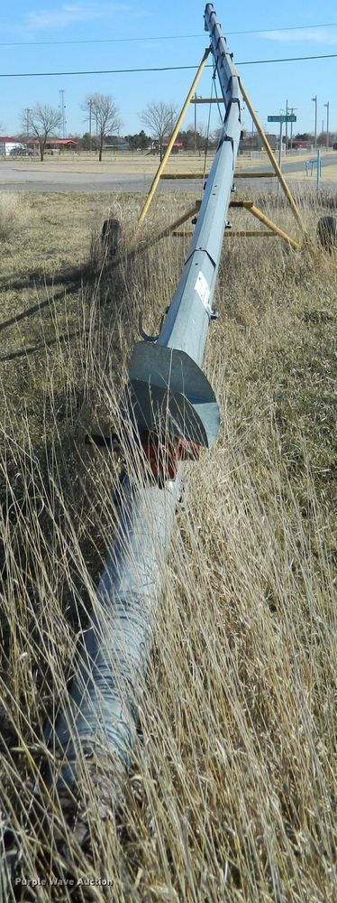 image for item DE4381 Hutchinson grain auger
