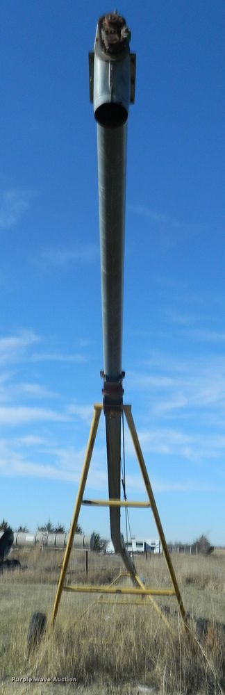 image for item DE4381 Hutchinson grain auger