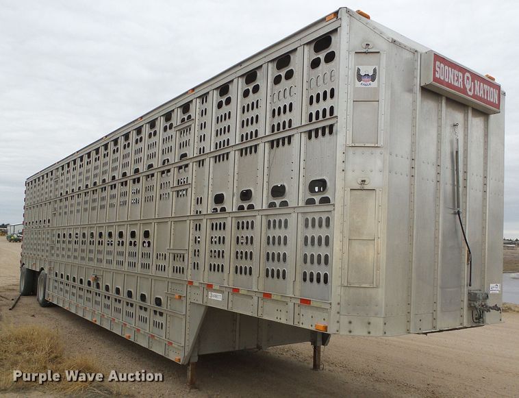 image for item DG0353 2004 Barrett livestock trailer