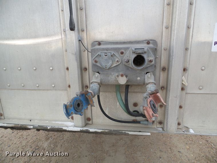 image for item DG0353 2004 Barrett livestock trailer