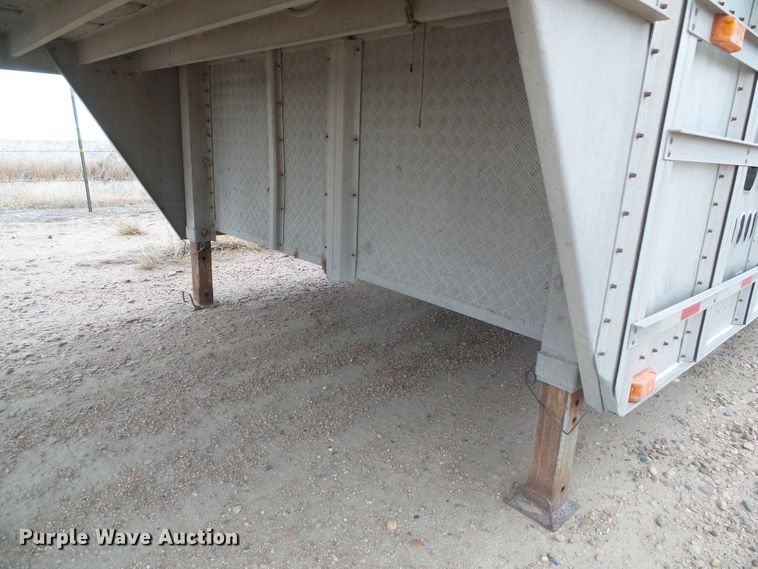 image for item DG0353 2004 Barrett livestock trailer