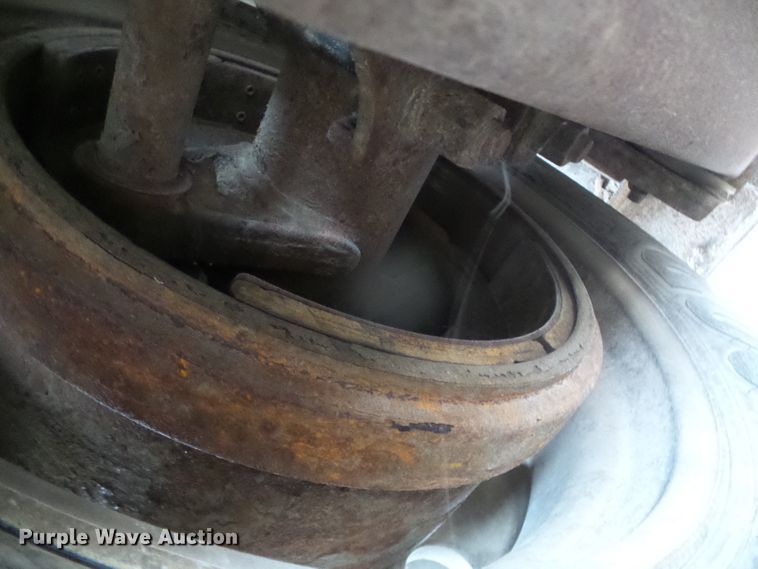 image for item DG0353 2004 Barrett livestock trailer