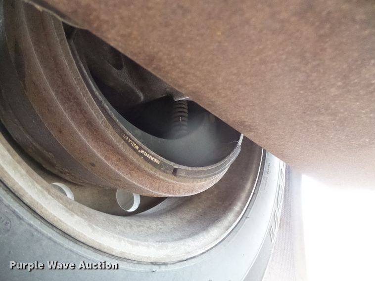 image for item DG0353 2004 Barrett livestock trailer