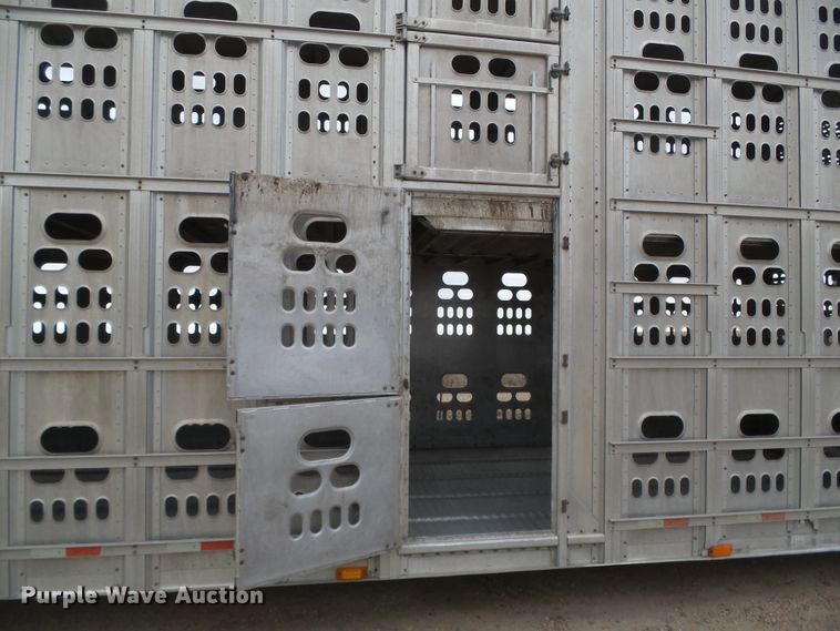 image for item DG0353 2004 Barrett livestock trailer